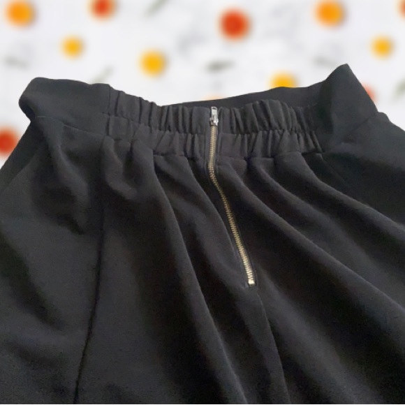 Black Short Skater A-Line Skirt - Picture 6 of 7